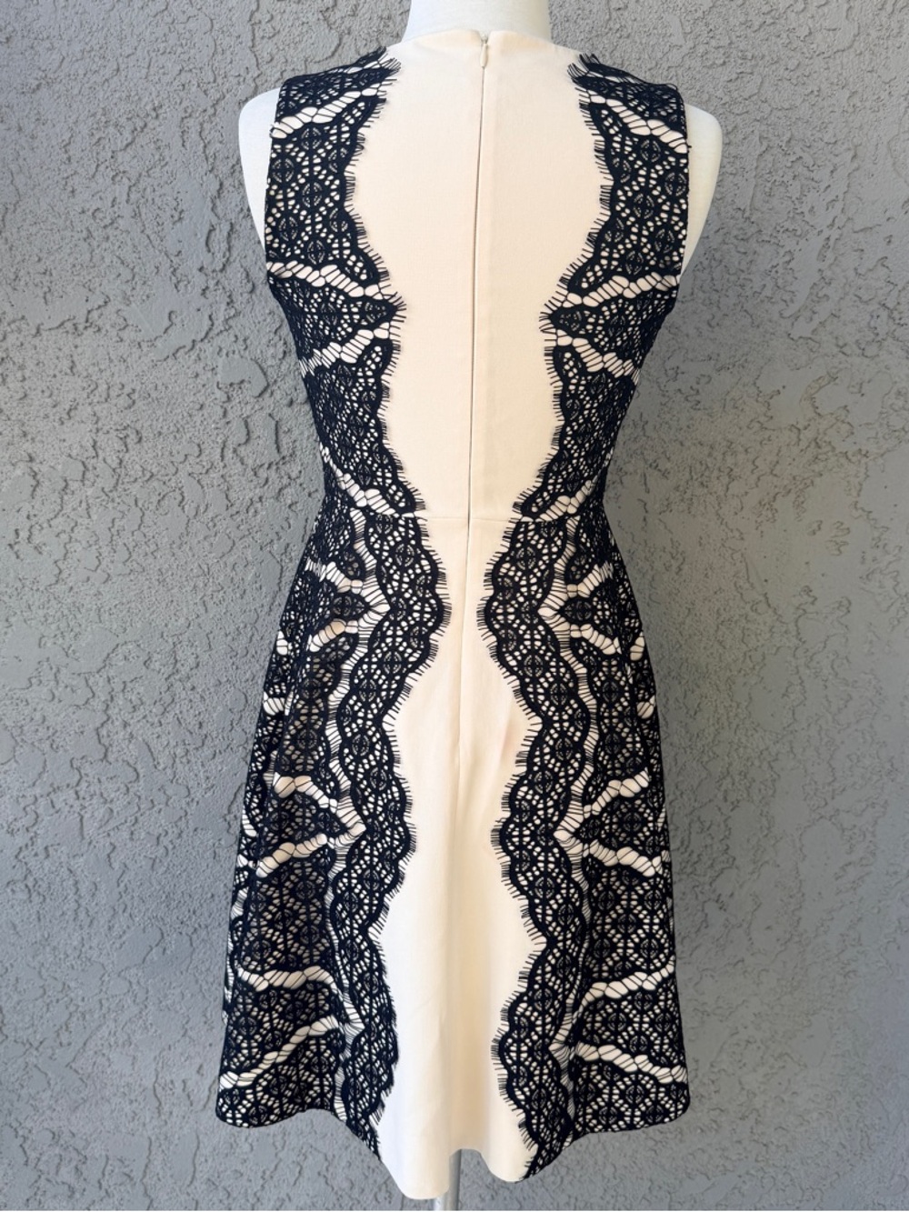 Diane von Furstenberg DVF Daniella Fit & Flare Dress Cream with Black Lace Sz 2 - Picture 4 of 12